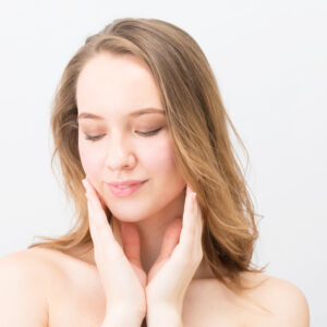 女性がムダ毛を気にしだす年齢